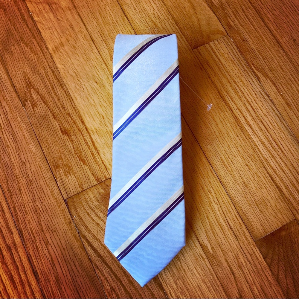 Louis Vuitton LV silk tie New with Flaw - Picture 7 of 9